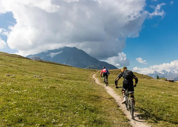 Inversens Superbe Vue Montagne 拉普拉涅